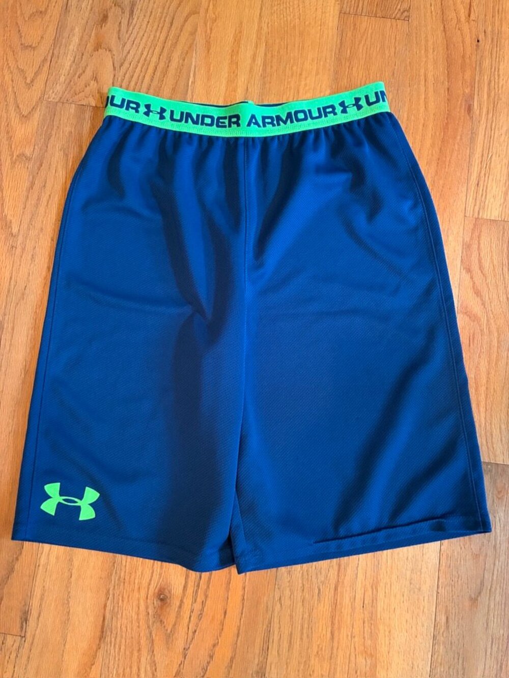 Under Armour Boys Navy Neon Green HeatGear Mesh Shorts Youth Large